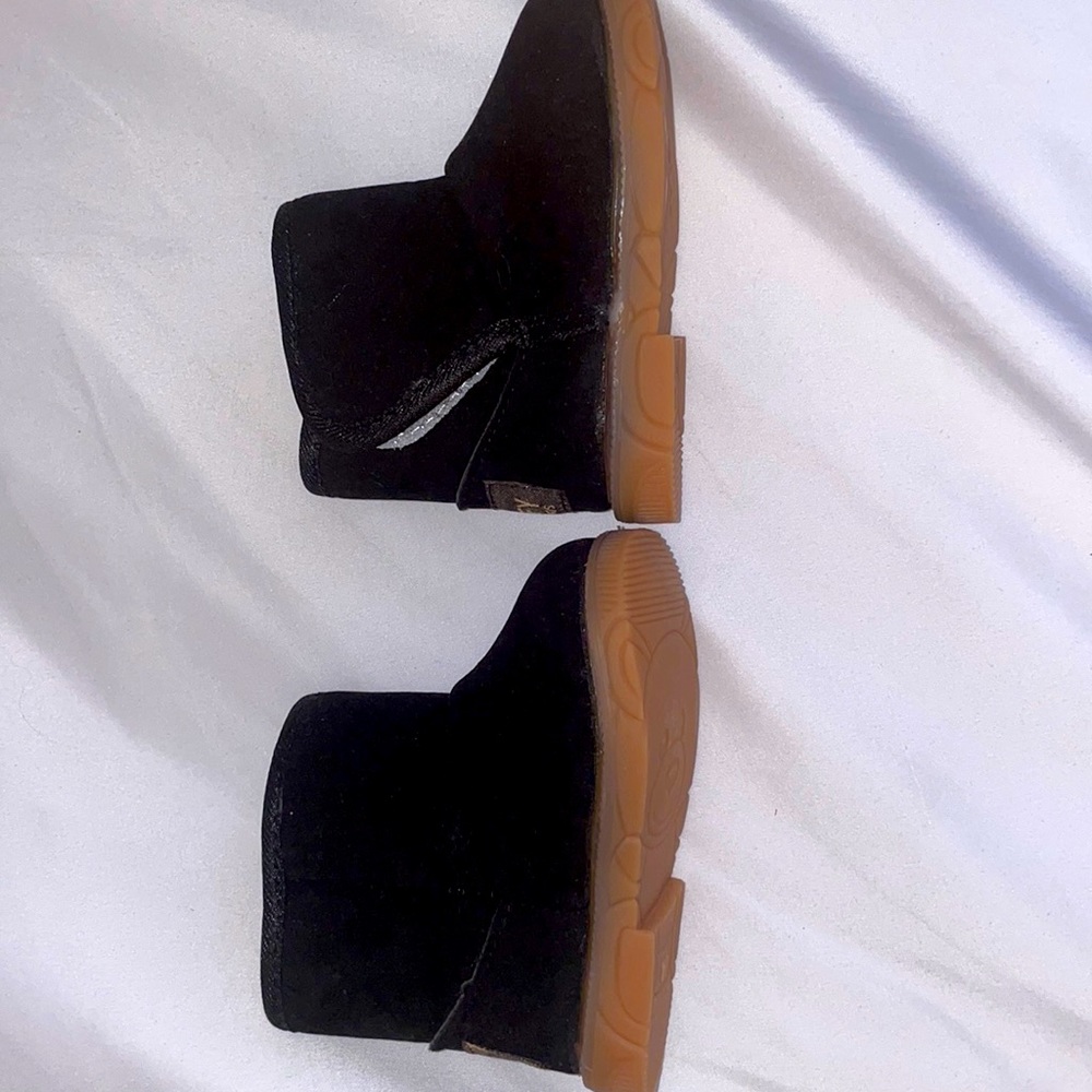 Never worn Comfy Kids Boots. Euro size 21. US 5